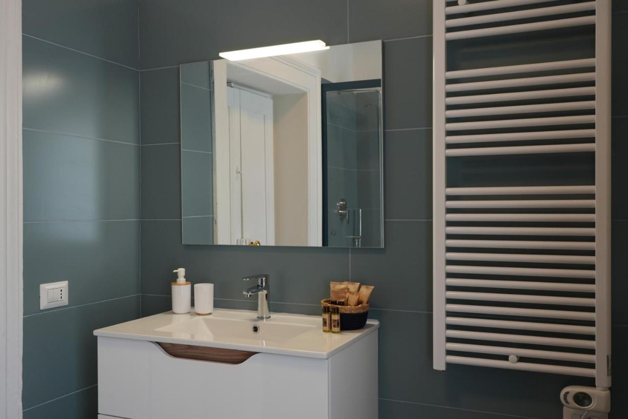 Palazzo Manzoni Apartments Bari Room photo