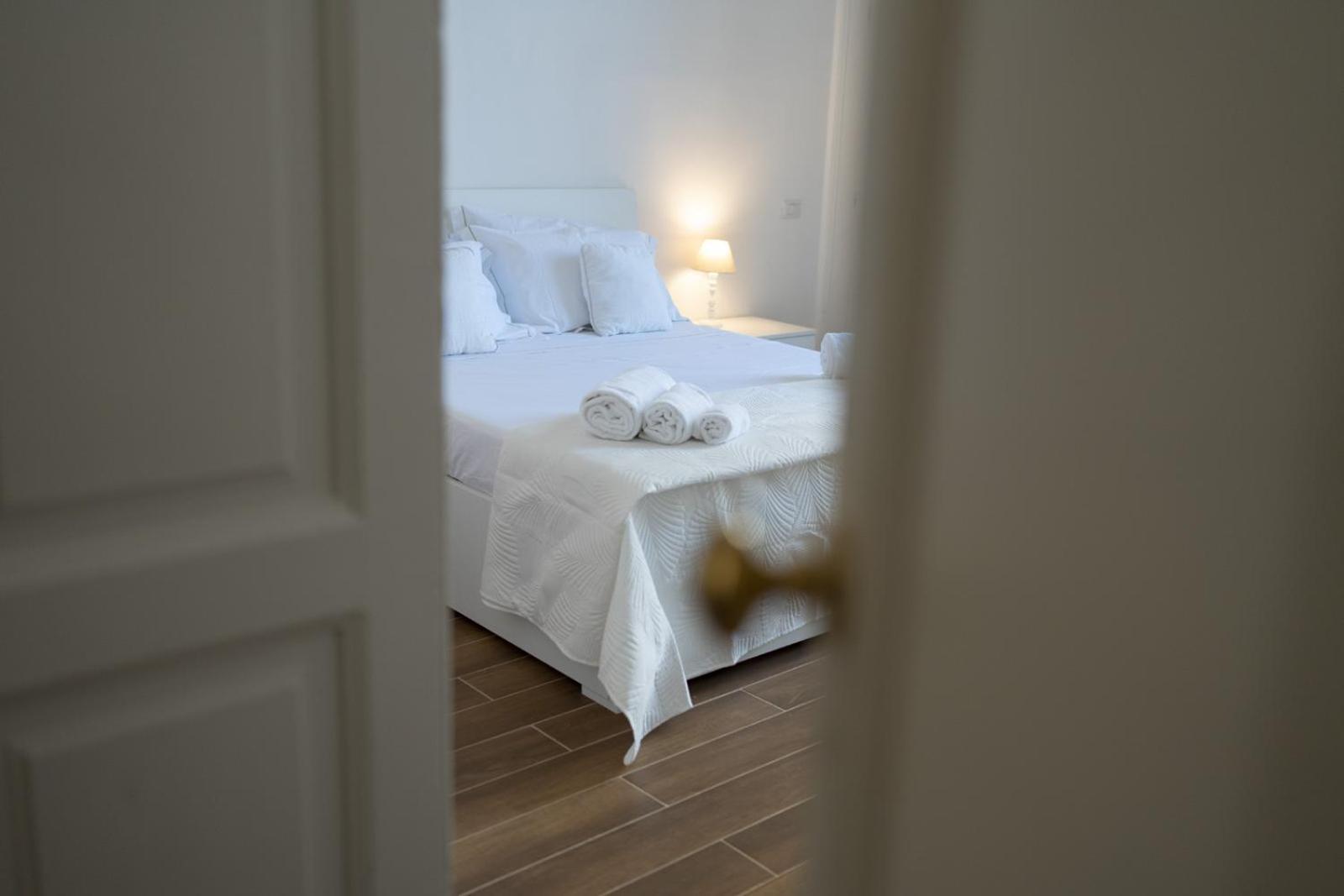 Palazzo Manzoni Apartments Bari Room photo