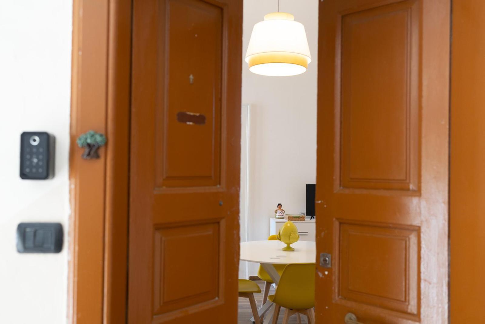 Palazzo Manzoni Apartments Bari Room photo