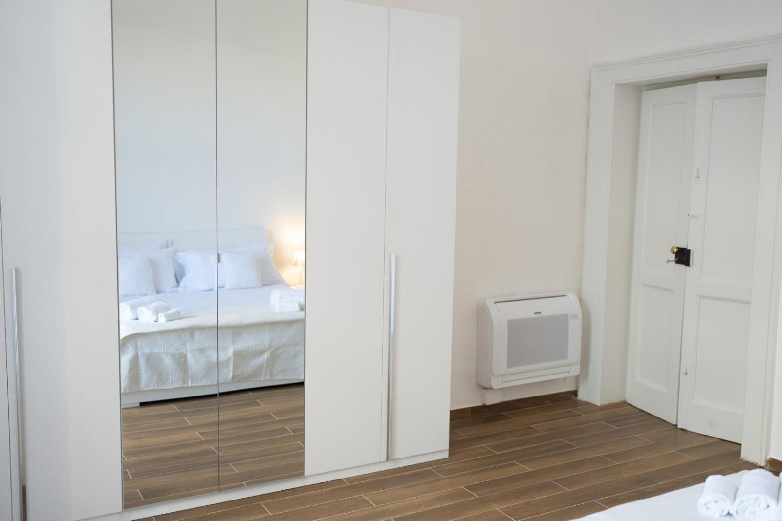 Palazzo Manzoni Apartments Bari Room photo